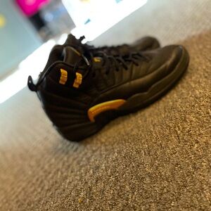 Jordan 12 retro taxis